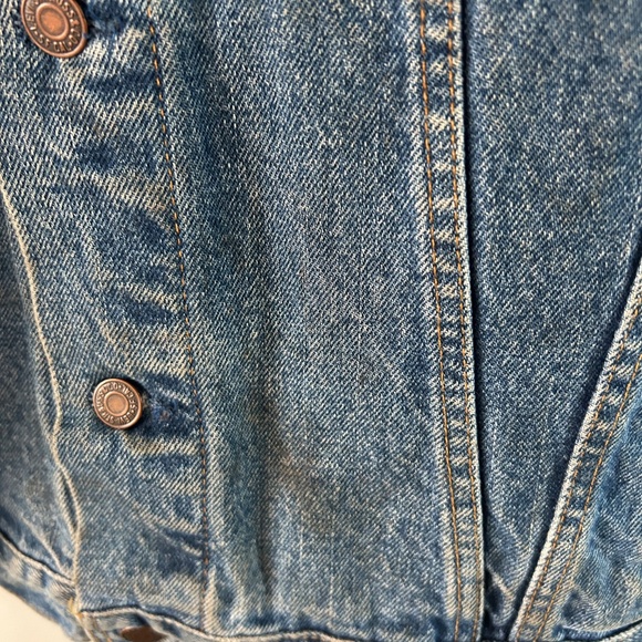 Men's Vintage Levi's Stone Wash Jean Jacket w/2 Side Pockets - Picture 3 of 6